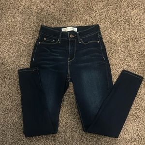Women’s Levi Jeans